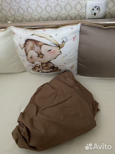 Комплект в кроватку (бортики, одеяло, простынь)