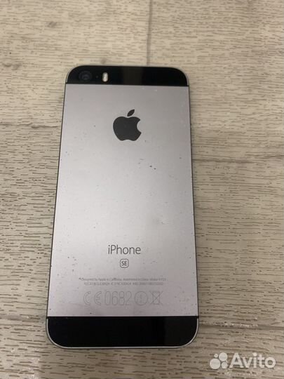 iPhone SE, 32 ГБ