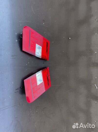 Фонарь левый в крышку багажника на Mercedes W212