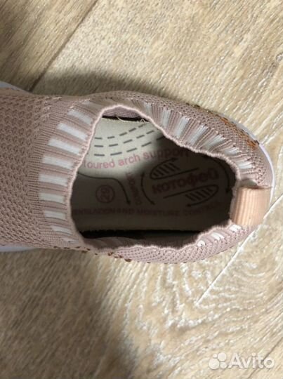 Кроссовки на девочку