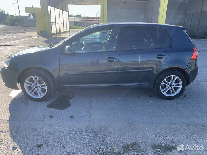 Volkswagen Golf, 2004