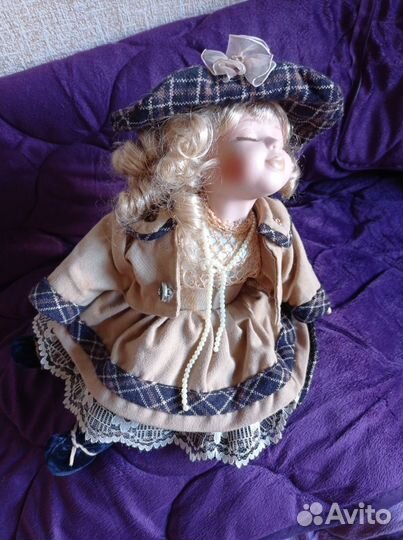 Куклы фарфоровые.Пара. Поцелуйчик