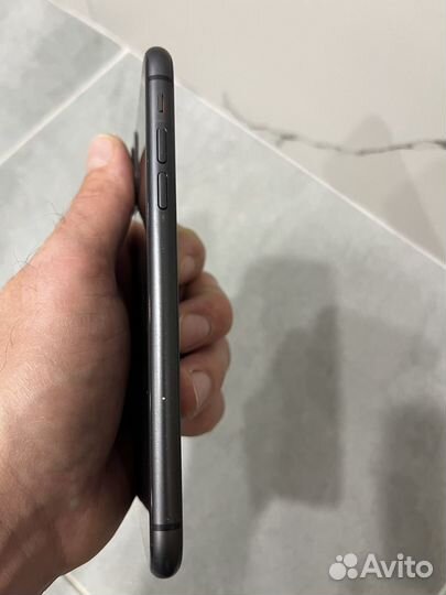 Телефон iPhone 11 64 гб