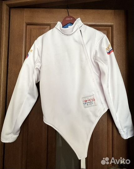 Куртка, набочник, штаны, жесткость для фехтования