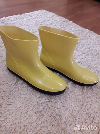 Женские резиновые сапоги