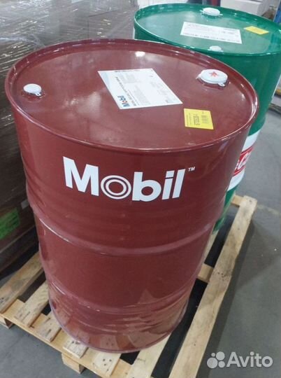 Оригинальное моторное масло Mobil 15W40