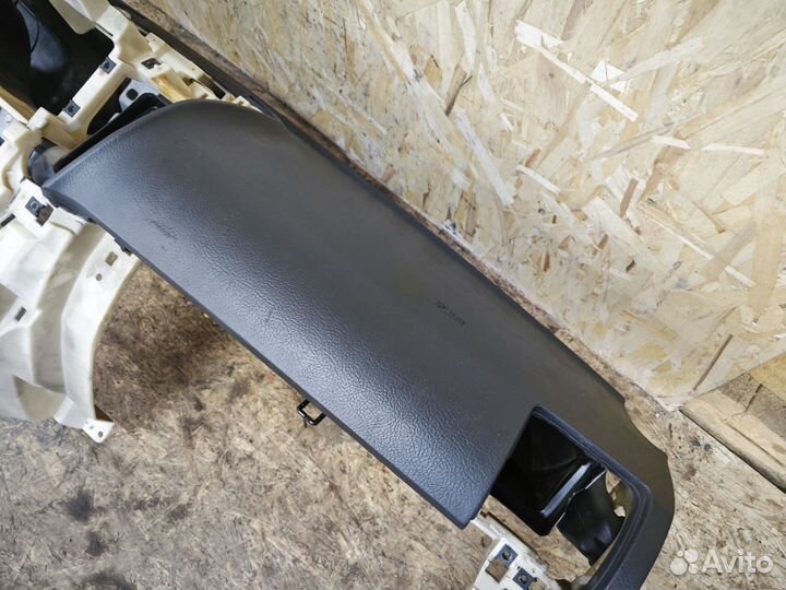 Торпедо с подушкой Kia Sorento 1