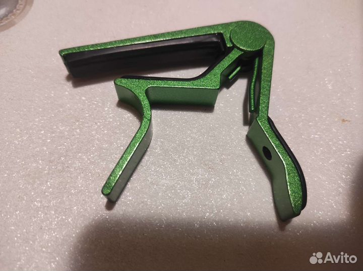 Каподастр для гитары