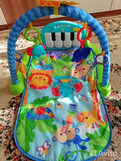 Развивающий коврик fisher price с пианино