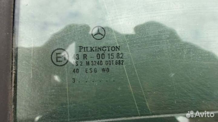 Форточка двери задняя левая Mercedes-Benz C180