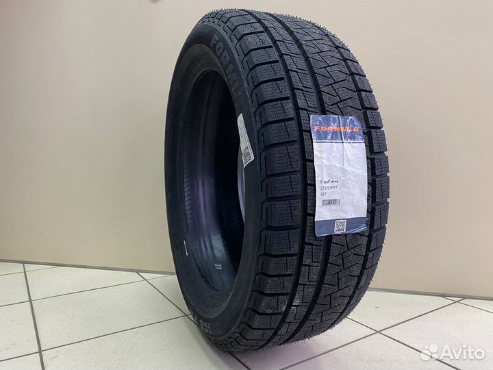 Pirelli Formula Ice FR 215/50 R17 95T