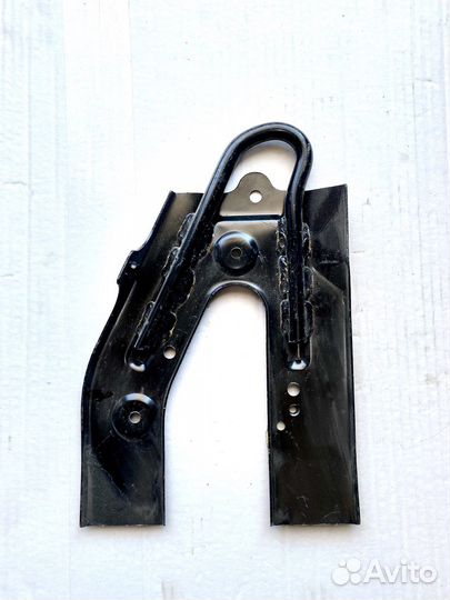 Кронштейн крепления лонжерона 96544161