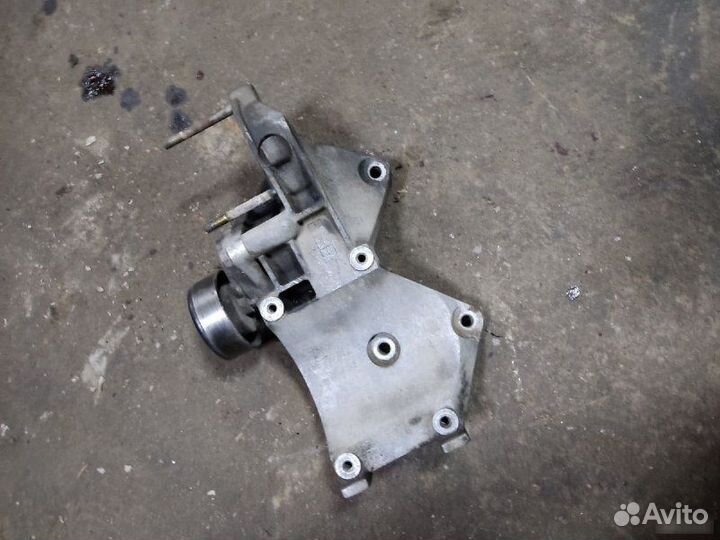 Кронштейн кондиционера Chevrolet Aveo T200