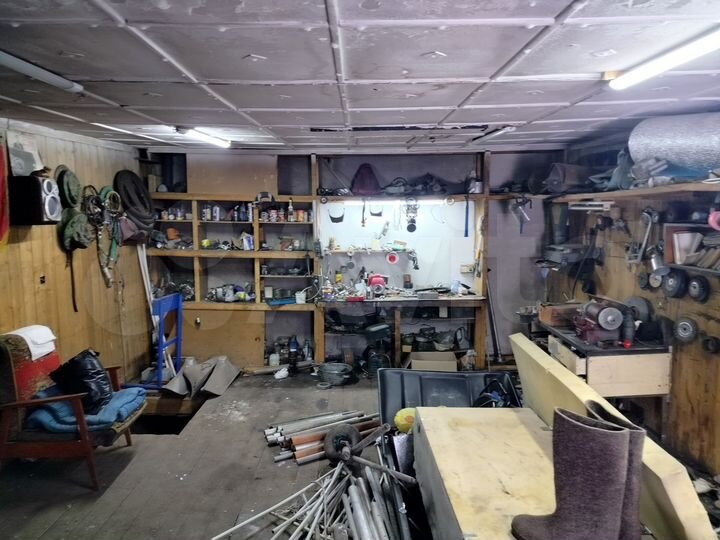 Гараж, > 30 м²