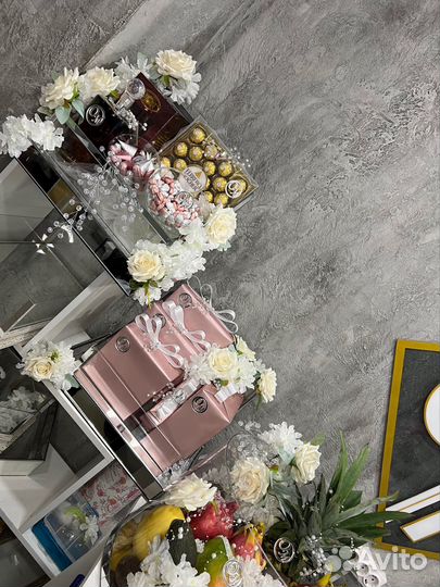 Корзина на свадьбу фруктовая