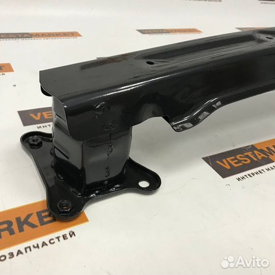Усилитель переднего бампера Веста