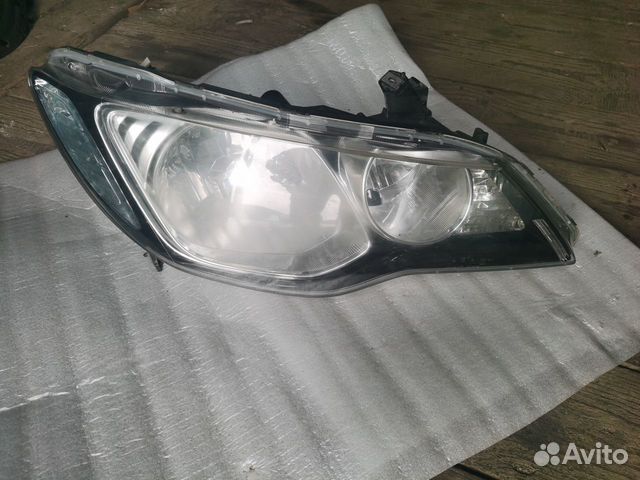 Фара передняя правая Honda civic 4d