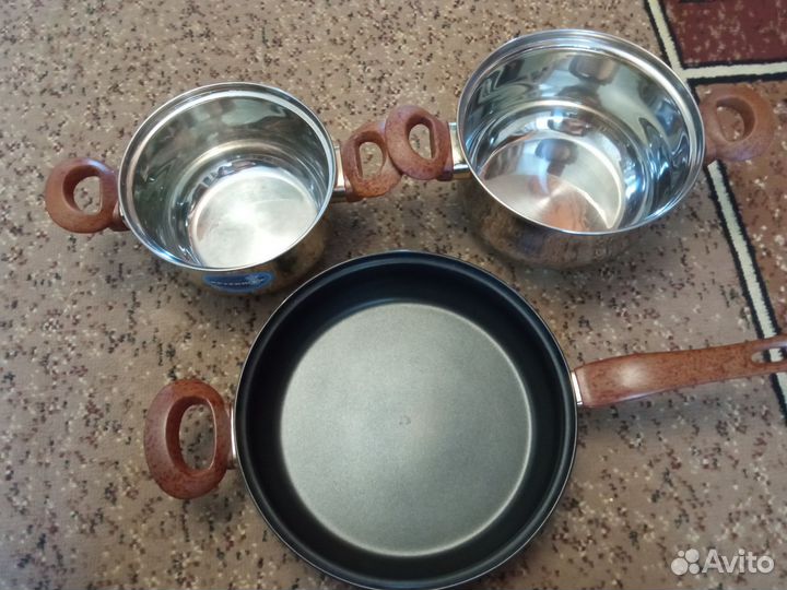 2 Кастрюли и 1 сковородка. Peterhof