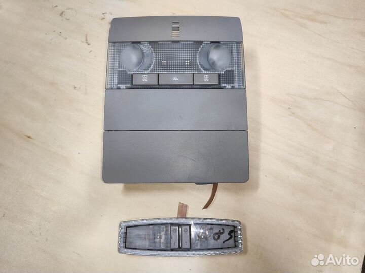 Плафон освещения салона на Opel Corsa D Zafira B