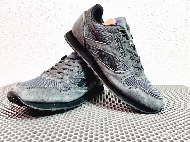 Кроссовки Reebok долговечные