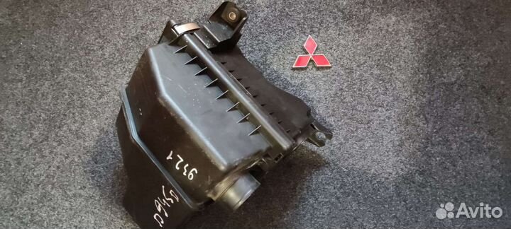 Корпус воздушного фильтра Mitsubishi Colt