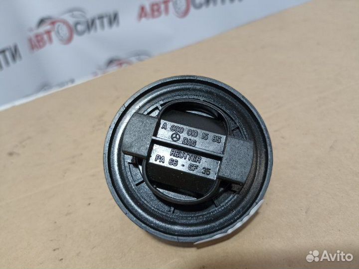 Крышка маслозаливной горловины Mercedes-Benz