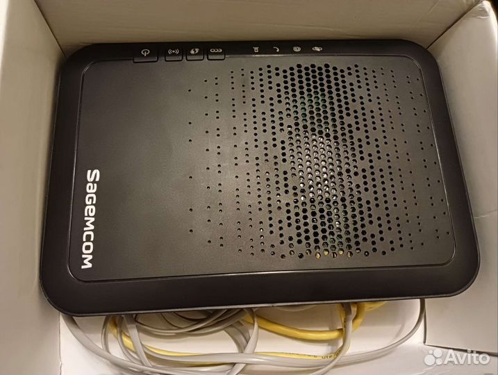 Мультимедийный роутер Sagemcom Fst 3804