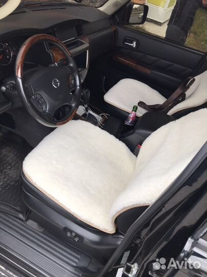 Белые меховые накидки