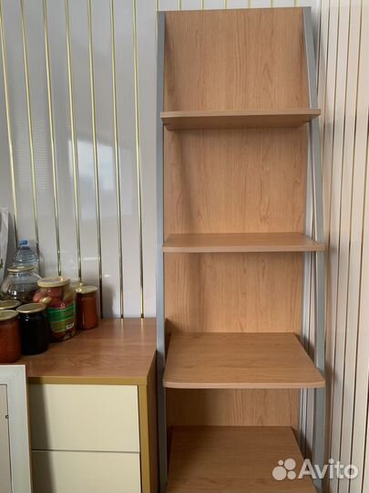 Напольная полка для книг