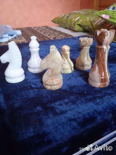 Шахматы из натурального камня