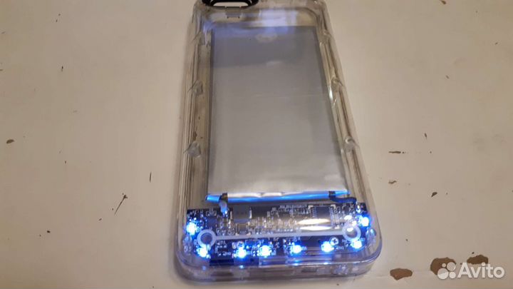 Чехол-аккумулятор Boostcase 2700 мА/ч для iPhone