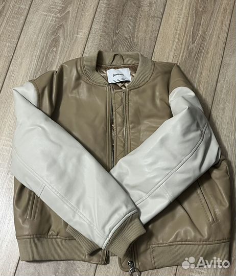 Бомбер stradivarius