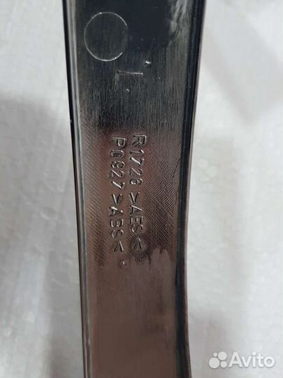 Накладки фонаря Mitsubishi Pajero 3 хром ориг нов