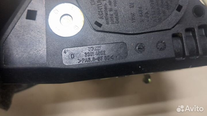 Ремень безопасности Volkswagen Touran, 2012