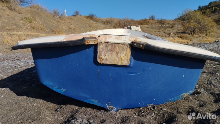 Лодка пластиковая