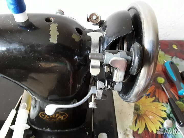 Швейная машина 