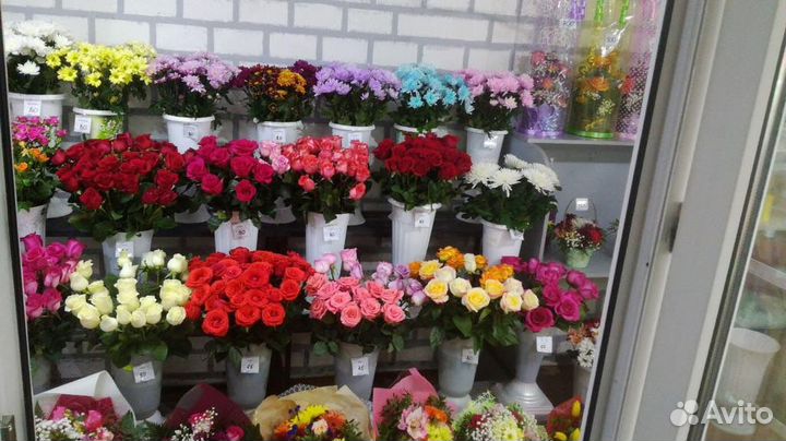 Продавец в магазин цветы