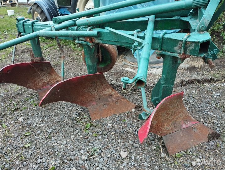 Плуг на минитрактор