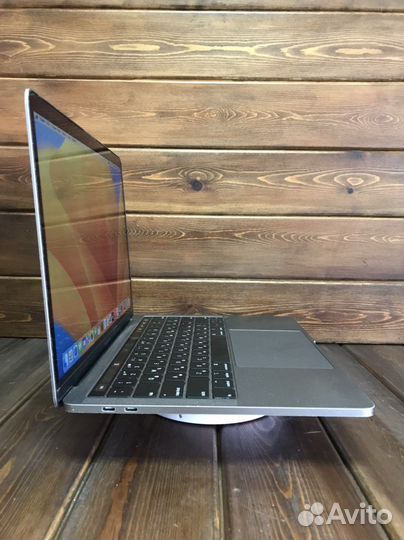 Macbook Pro 13 2018 i7 8gb 256g