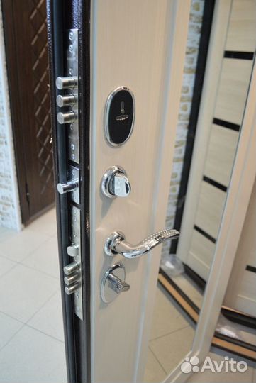Двери входные металлические новые