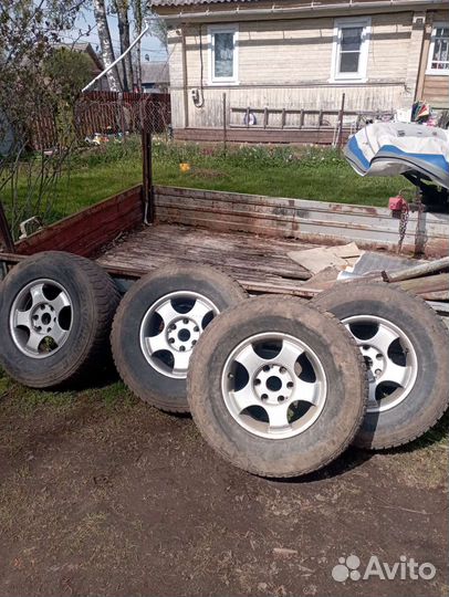 Bridgestone Ice Cruiser 5000 275/70 R16