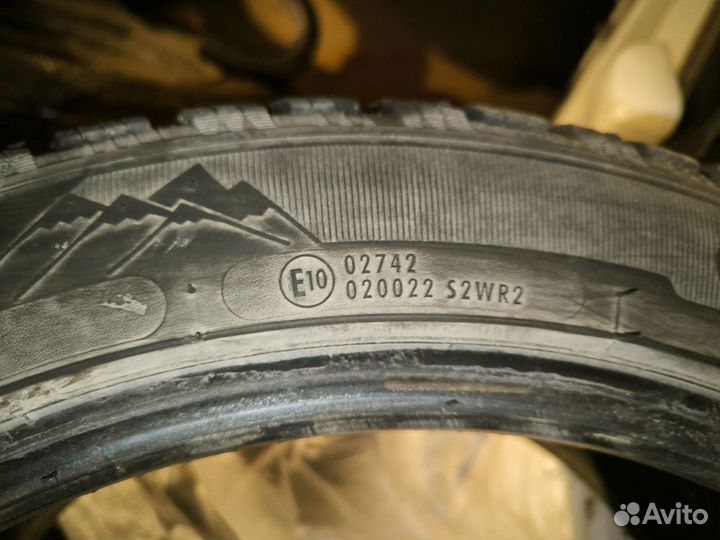 Taurus Winter 235/45 R18 98V