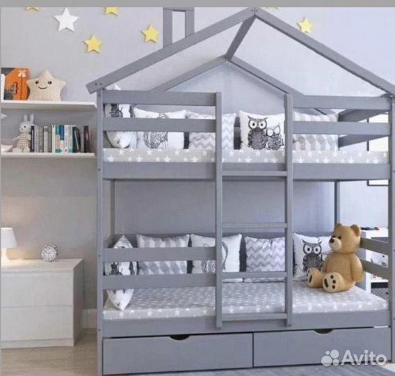 Двухъярусная кровать домик
