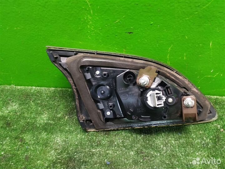 Фонарь задний внутренний правый Mazda 3 (BL) 2010