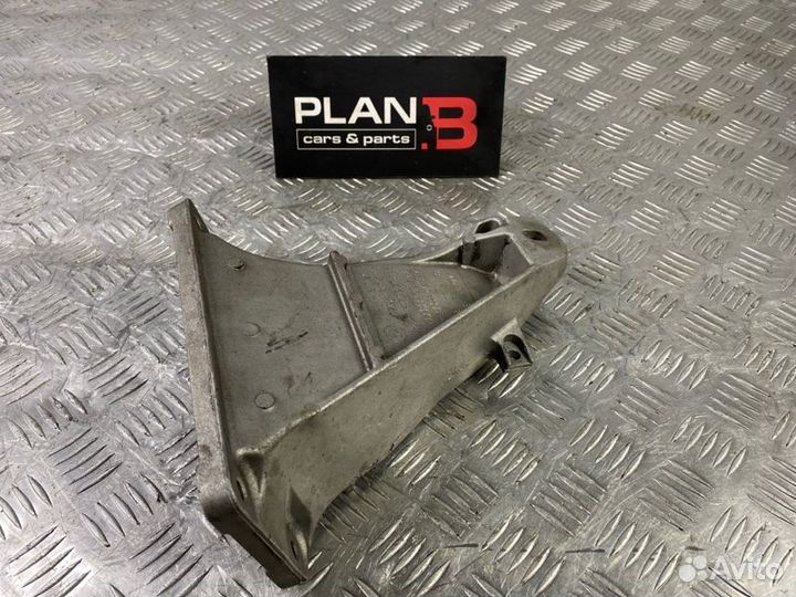 Кронштейн двигателя правый Bmw 5 E39