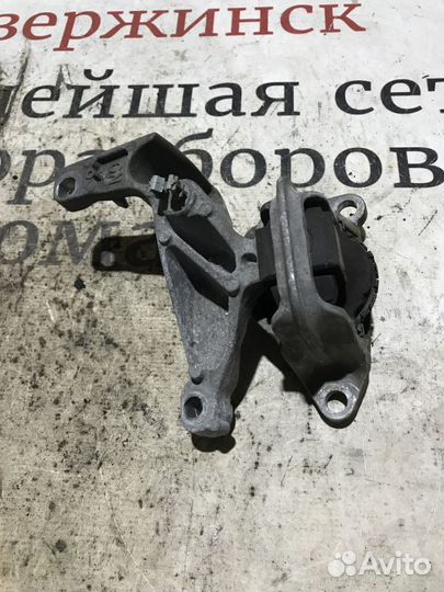 Опора двигателя правая Renault Scenic III (2009—20
