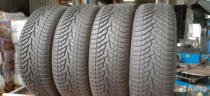 Yokohama BluEarth Winter V905 235/60 R18