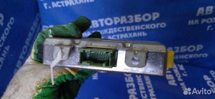 Блок управления airbag Bmw E60 седан M54B30 2005