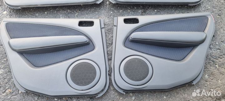 Обшивка двери Mitsubishi Outlander (CU) 2001-2008