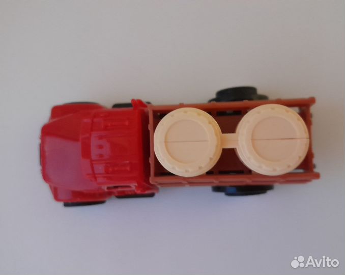 Грузовик с инерционным механизмом